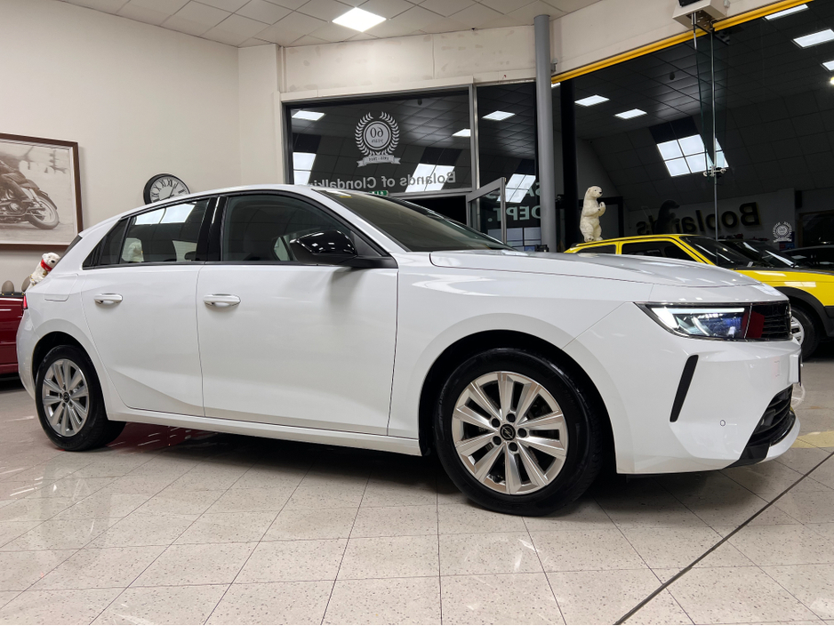 2024 Opel Astra Low Kms AUTOMATIC DIESEL As New **Finance Arranged/High Spec/Automatic www.bolands.ie Est.1955 €26,450