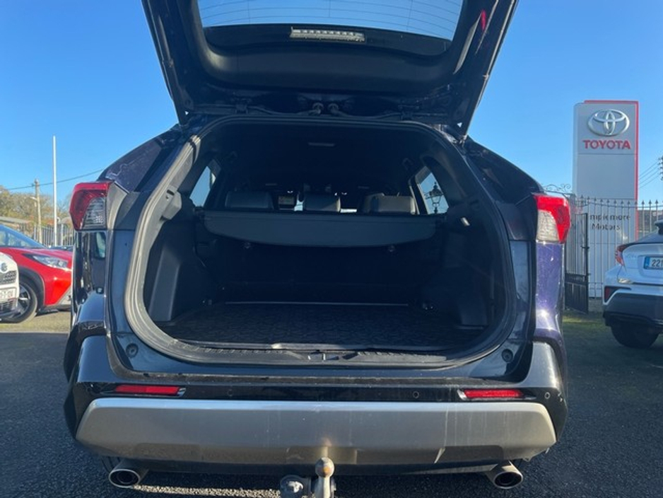 2022 Toyota Rav4 - image 10