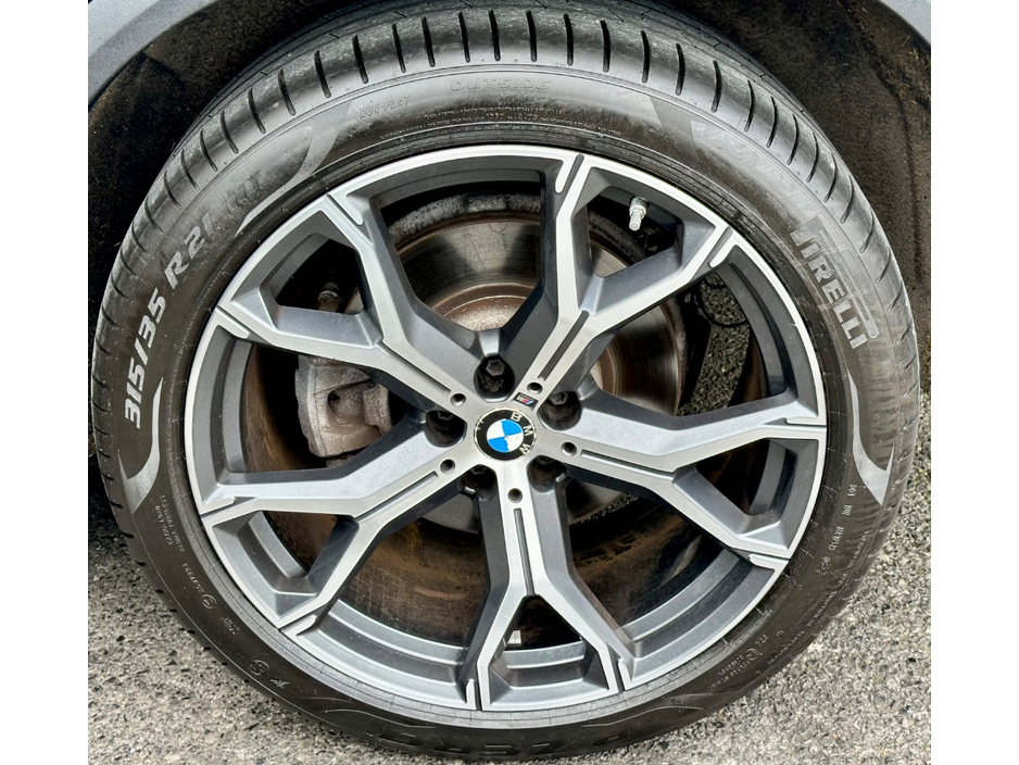 2019 BMW X5 - image 22