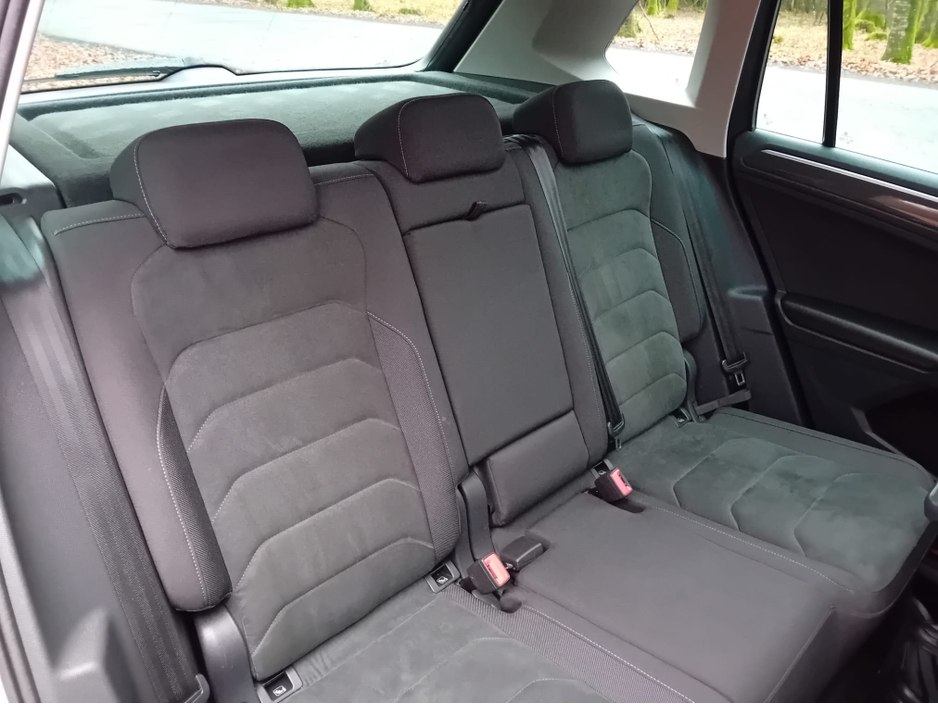 2020 Volkswagen Tiguan R-LINE 2.0 TDI  6 SPEED  150HP  SUV @ REDDY2DRIVE LTD €28,500