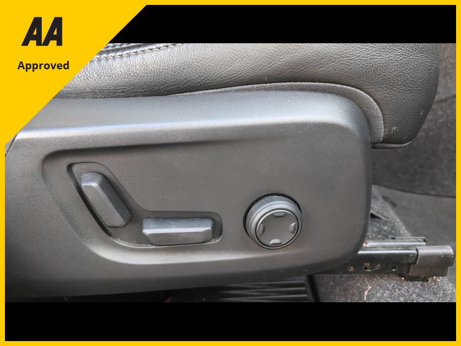 2020 Volvo XC40 - image 17