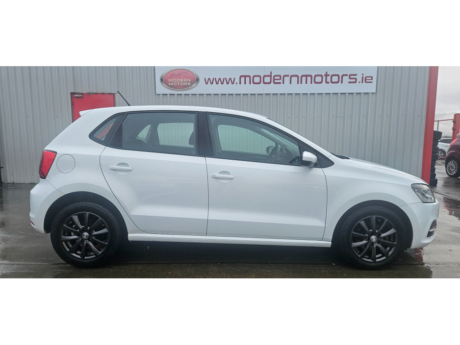 2015 Volkswagen Polo AUTOMATIC 1.2 COMFORTLINE DSG LOW KMS €10,450