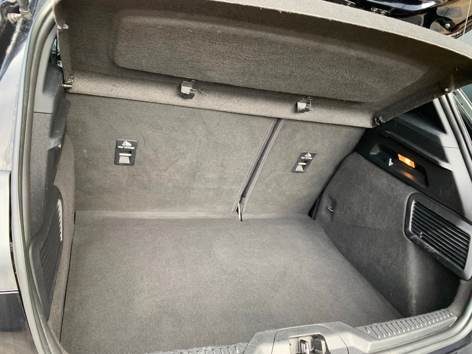 2019 Ford Focus - image 10