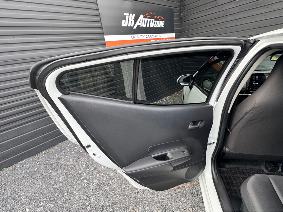 2021 Toyota Aqua - image 14