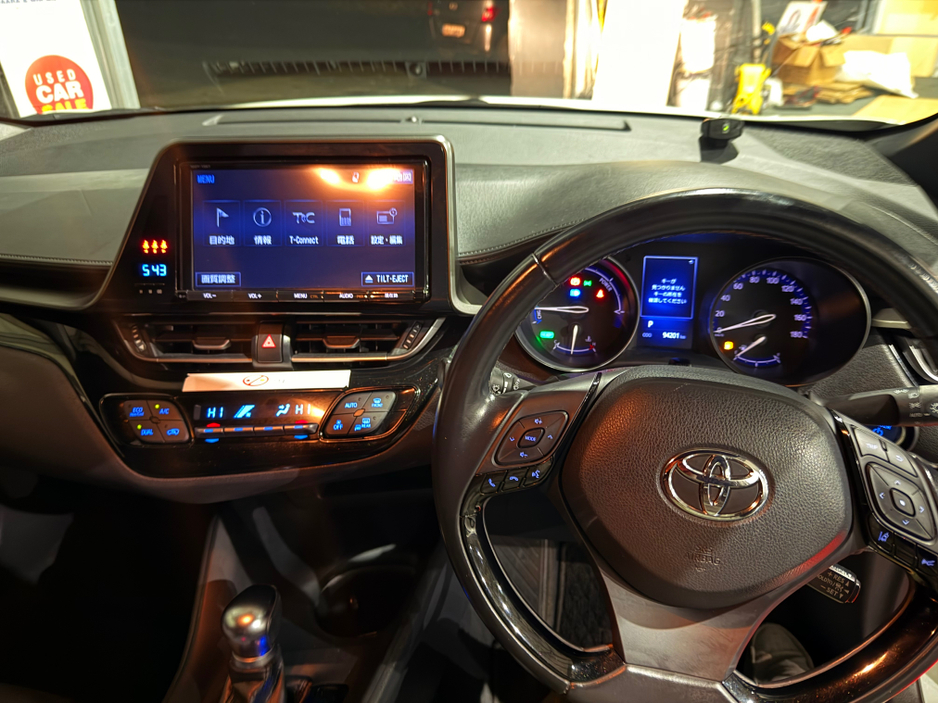 2018 Toyota C-HR 2018 Toyota C-HR Hybrid S-model (high spec) €19,249