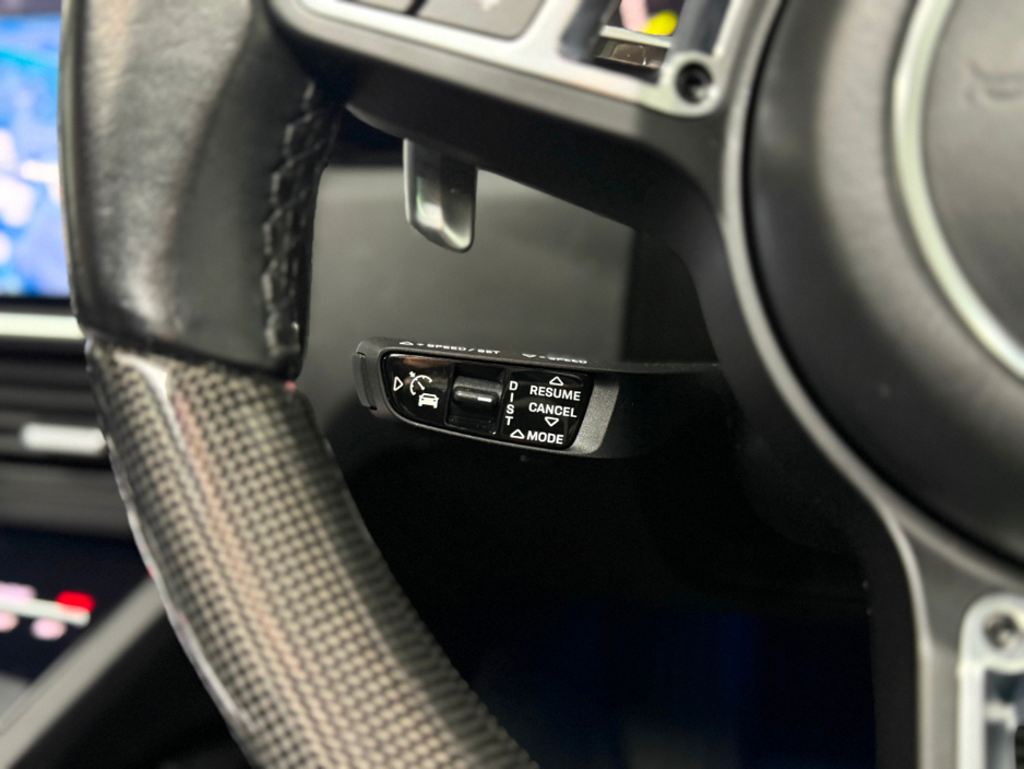 2020 Porsche Cayenne - image 24