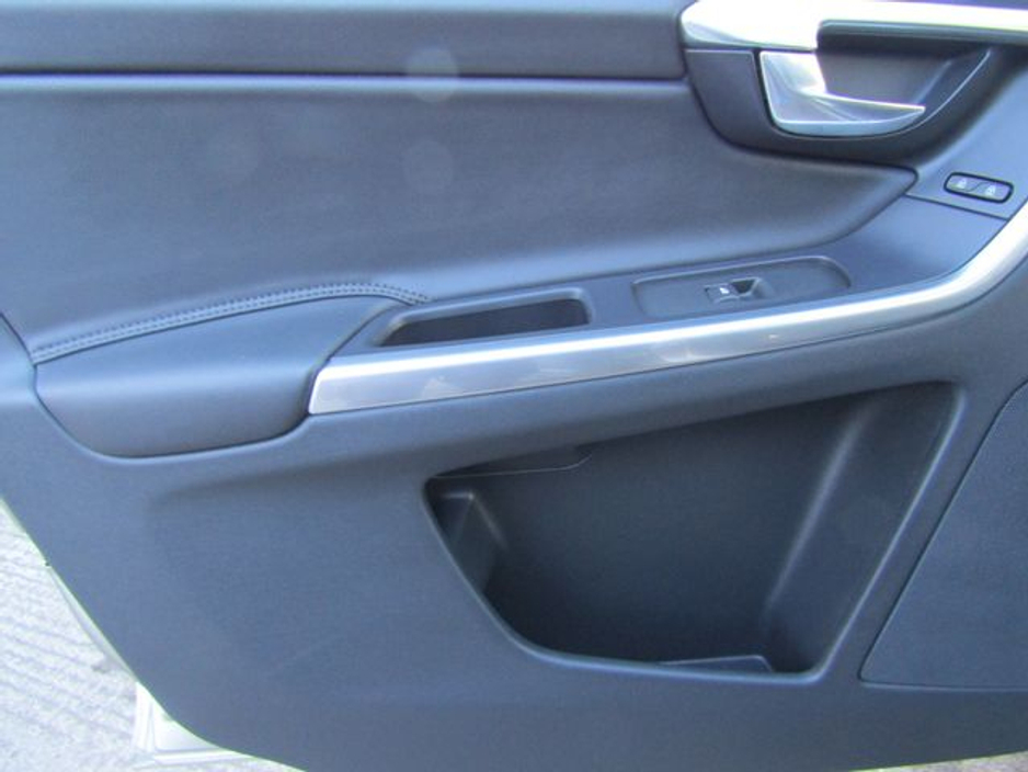 2014 Volvo XC60 - image 22