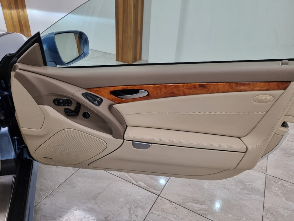 2010 Mercedes-Benz SL Class - image 17