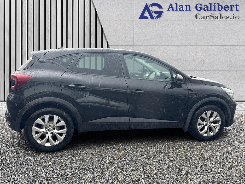 2022 Renault Captur ICONIC EDITION  TCE € €16,995