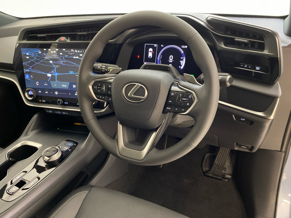 2025 Lexus RZ - image 6