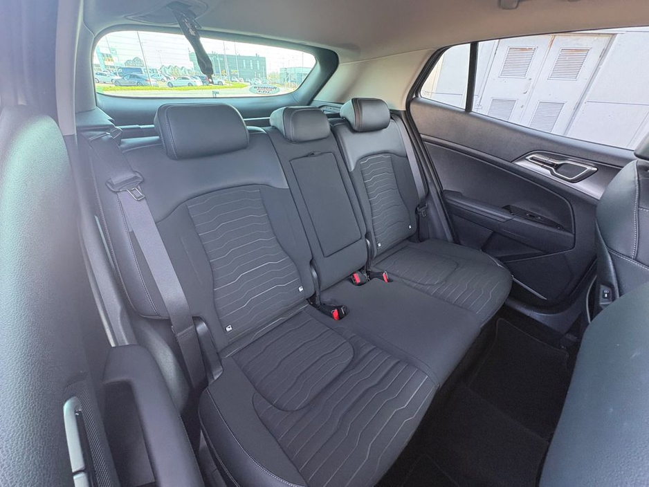 2023 Kia Sportage - image 7