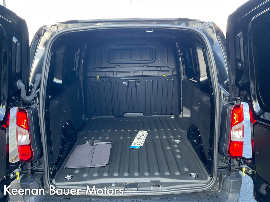 2023 Citroen Berlingo - image 7