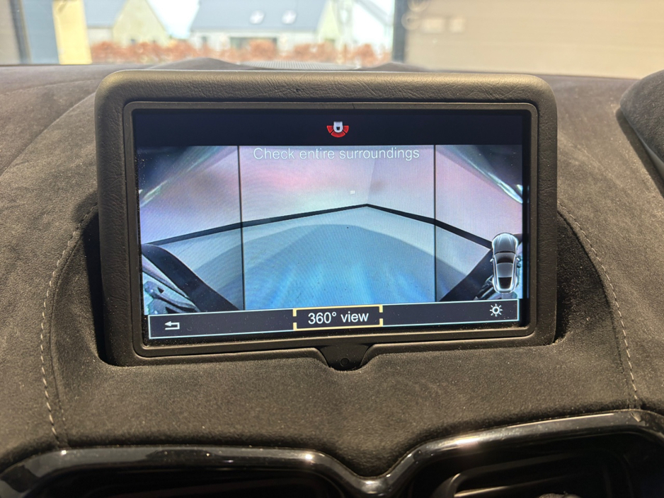 2020 Aston Martin Vantage - image 12