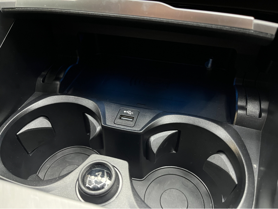 2025 BMW i4 - image 25