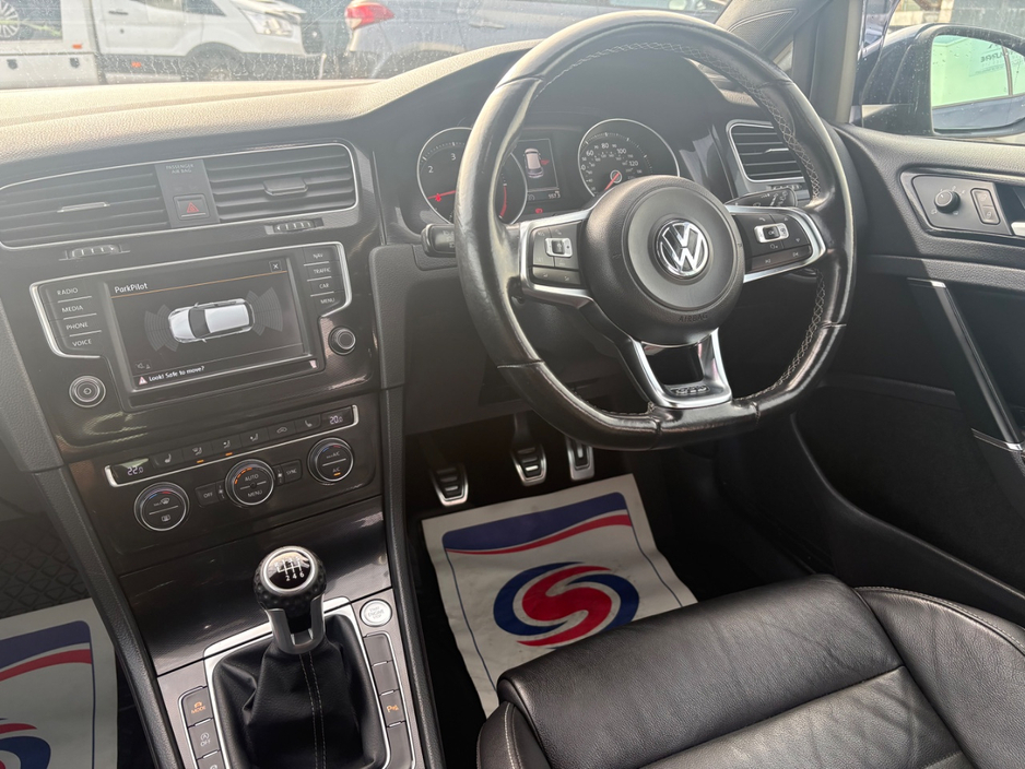 2016 Volkswagen Golf - image 18