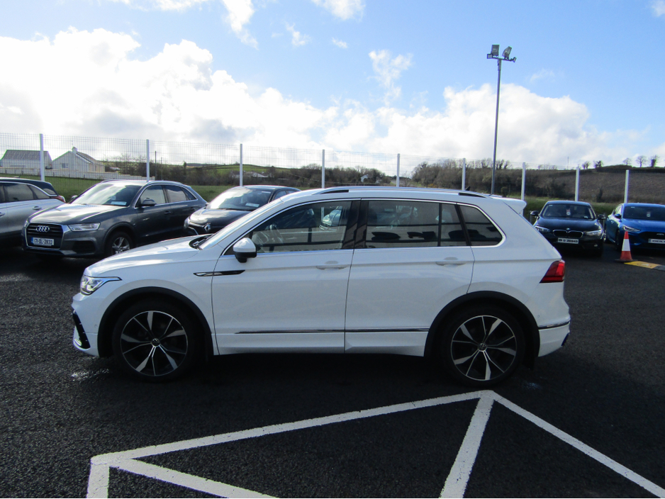 2023 Volkswagen Tiguan - image 6