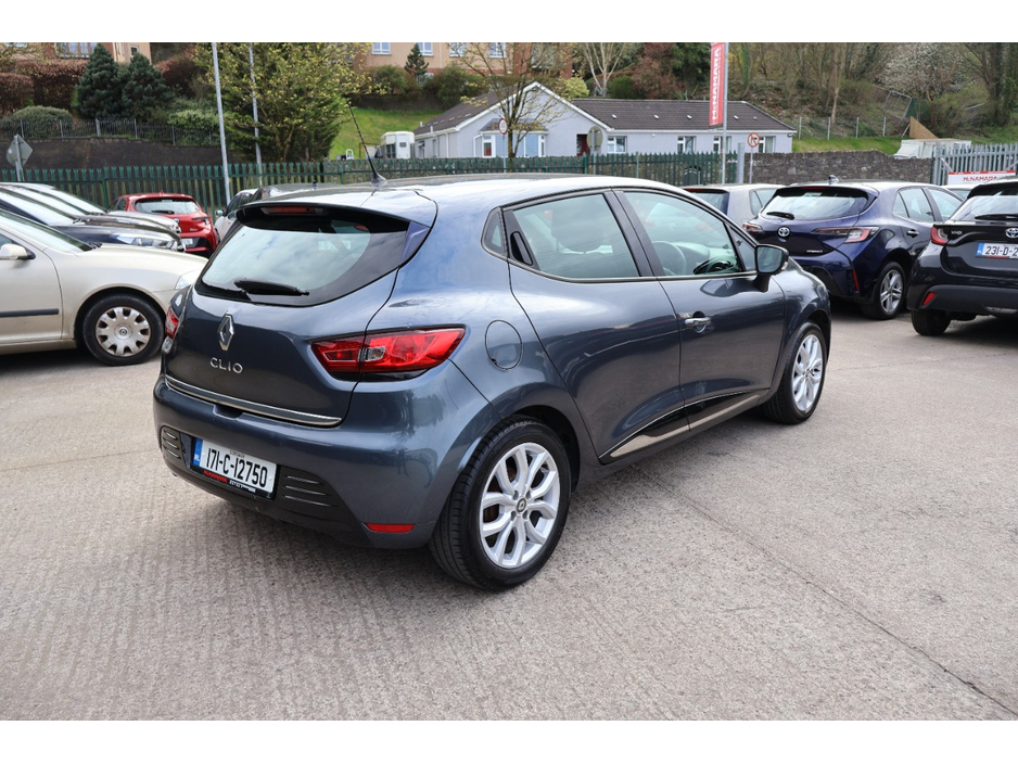 2017 Renault Clio - image 9