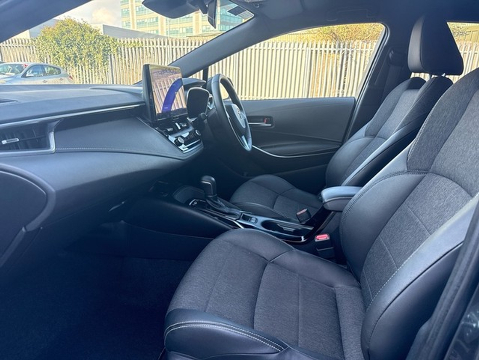 2025 Toyota Corolla - image 6