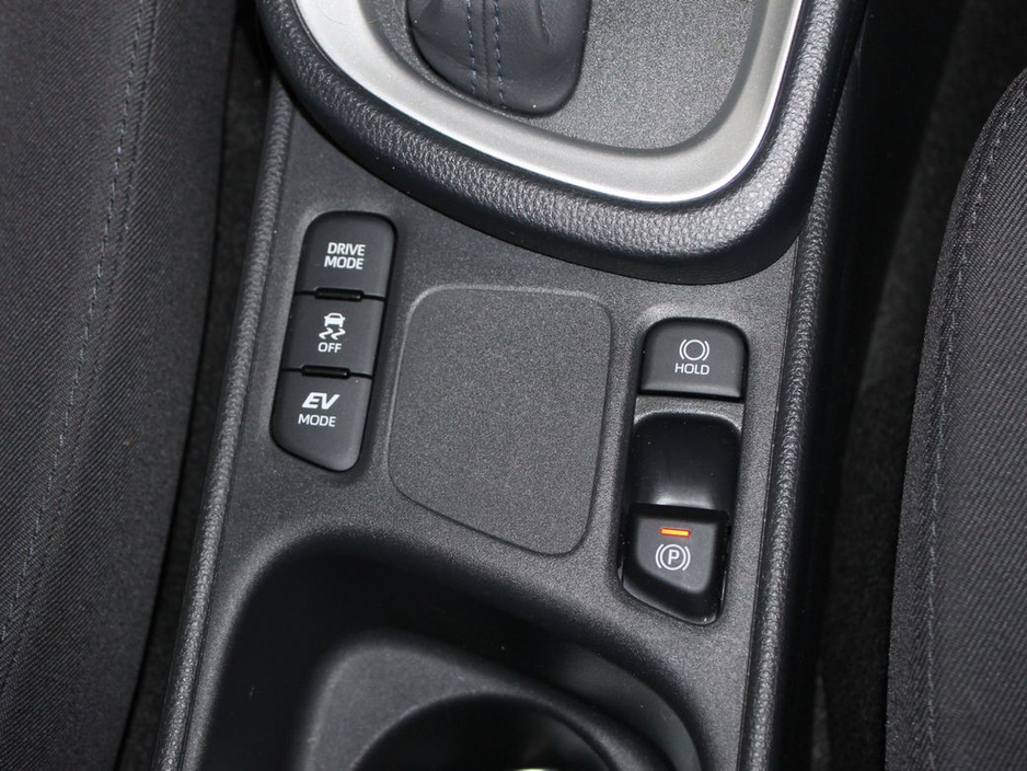 2024 Toyota Yaris - image 22