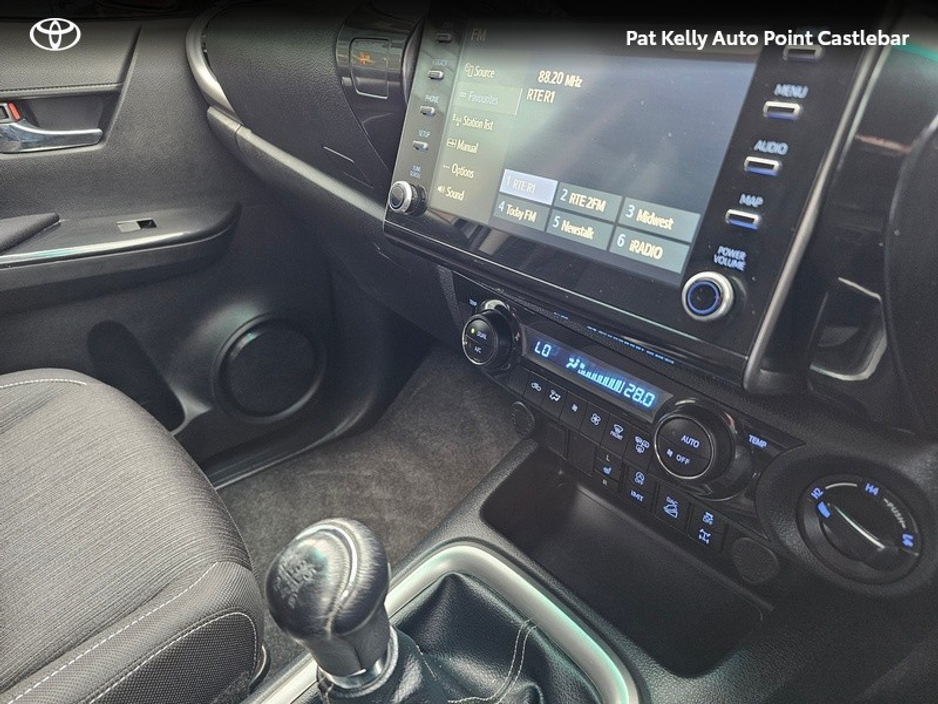 2024 Toyota Hilux - image 16