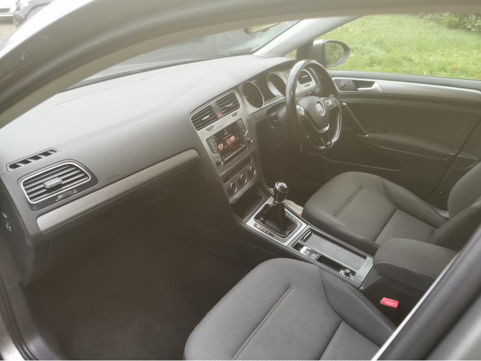 2016 Volkswagen Golf - image 13