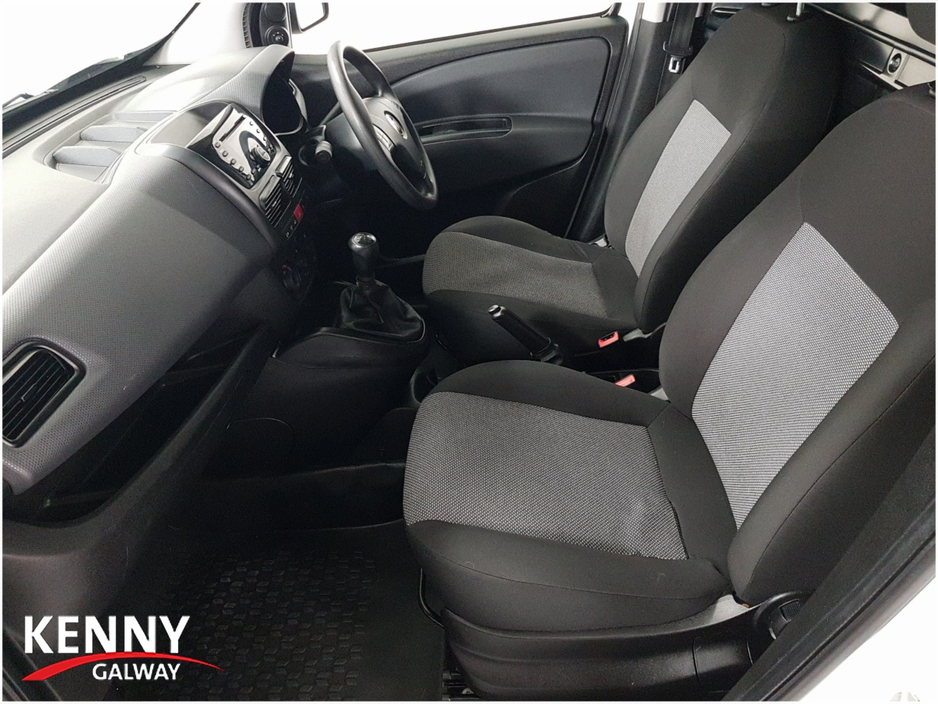 2021 Fiat Doblo - image 9