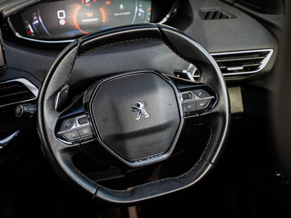 2023 Peugeot 3008 - image 7