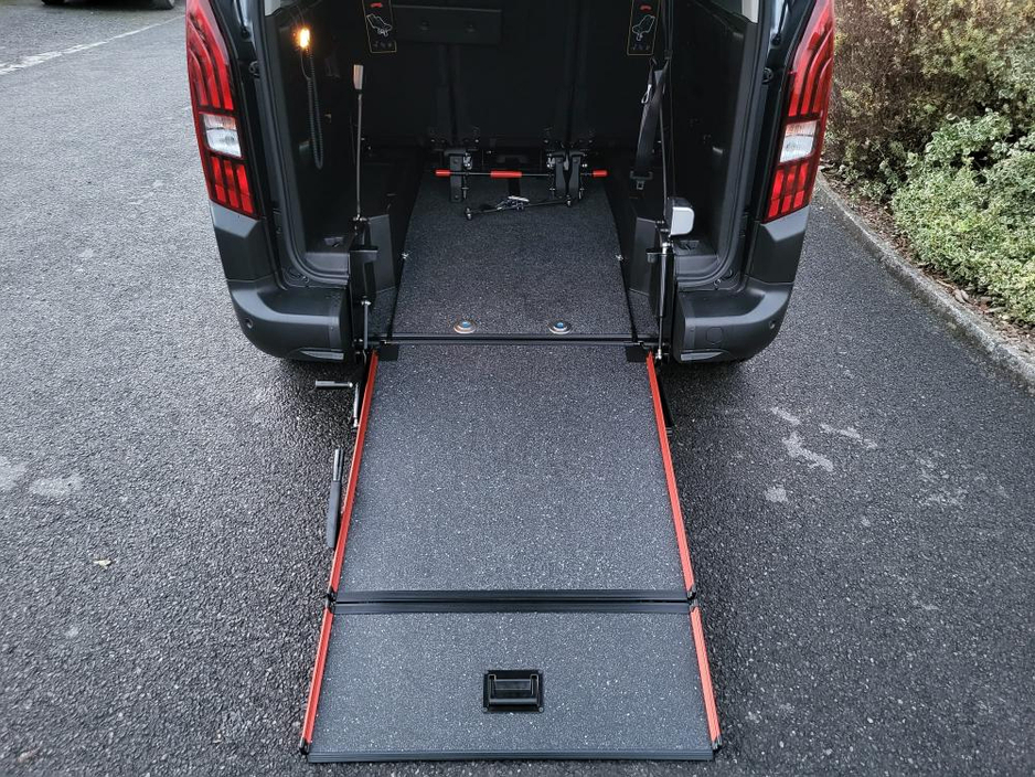 2026 Peugeot Rifter Allure+ 1.5l 100bhp €35,995