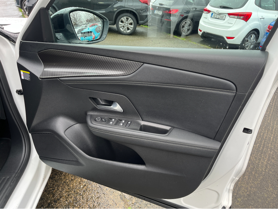 2024 Opel Mokka GS 1.2 PETROL AUTOMATIC //HEATED SEATS AND STEERING WHEEL//MASSAGE DRIVERS SEAT//REVERSE CAMERA//KEYLESS ENTRY//ADAPTIVE CRUISE CONTROL// €23,950