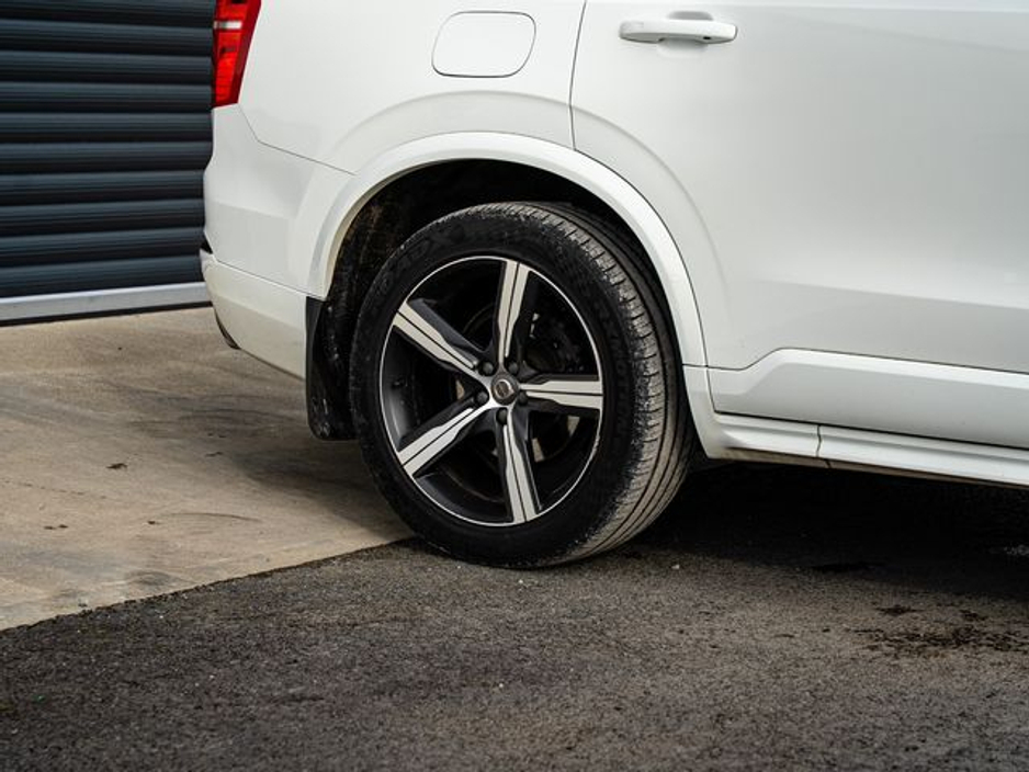 2019 Volvo XC90 - image 4