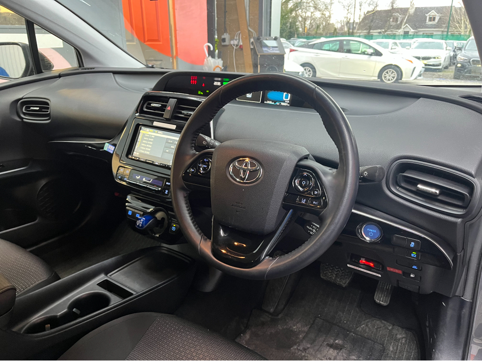 2022 Toyota Prius - image 13