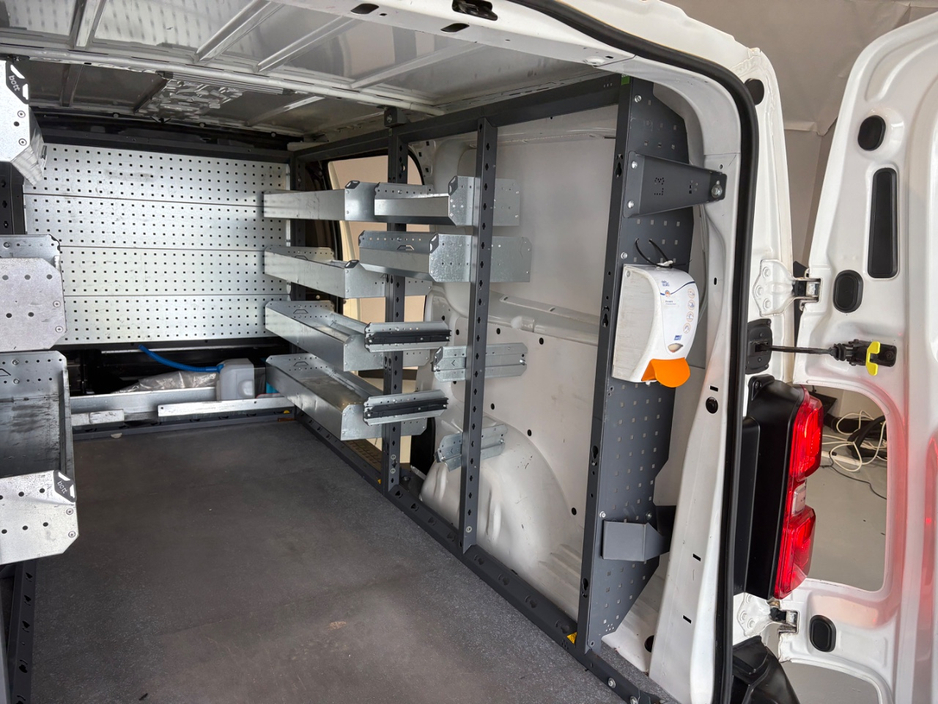 2019 Citroen Dispatch - image 7