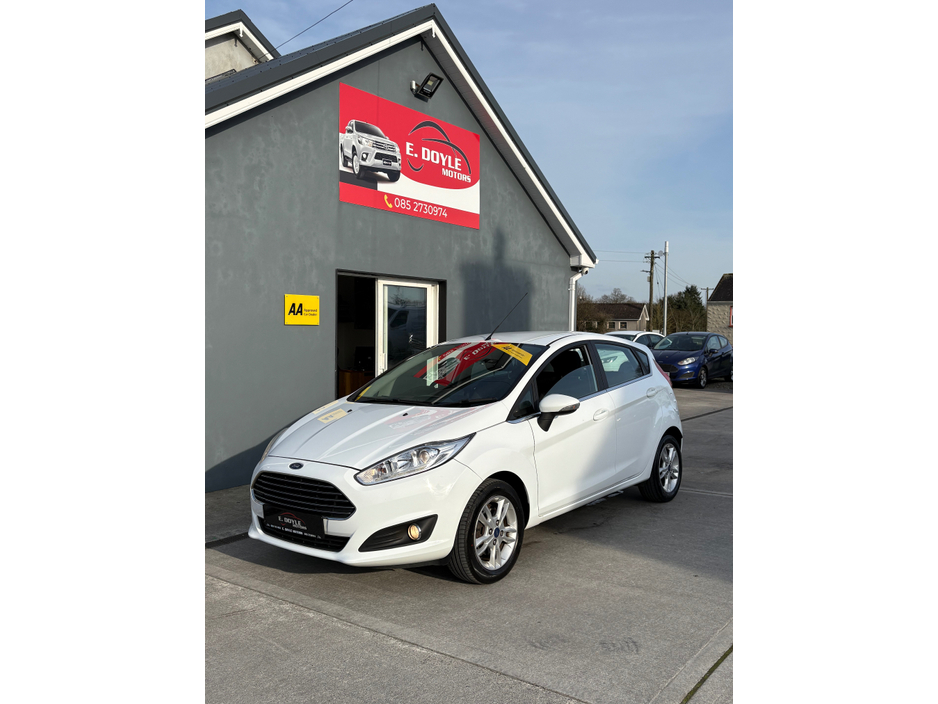 2017 Ford Fiesta - image 5