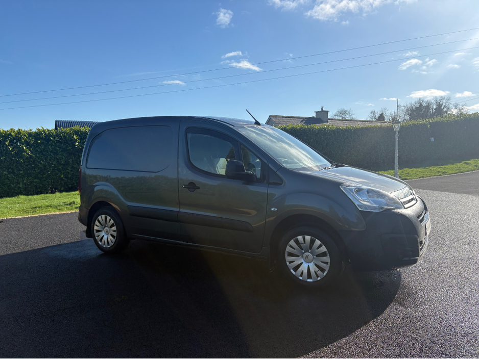 2018 Citroen Berlingo - image 6