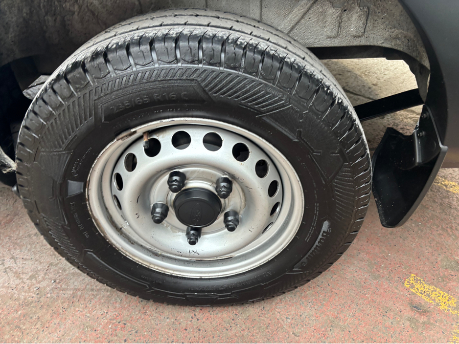 2022 Ford Transit - image 11