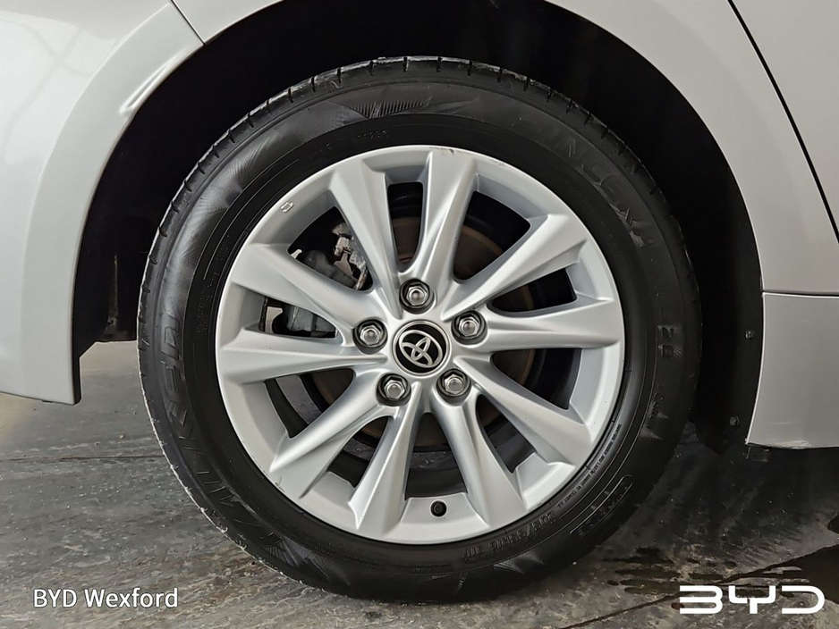 2023 Toyota Corolla - image 5