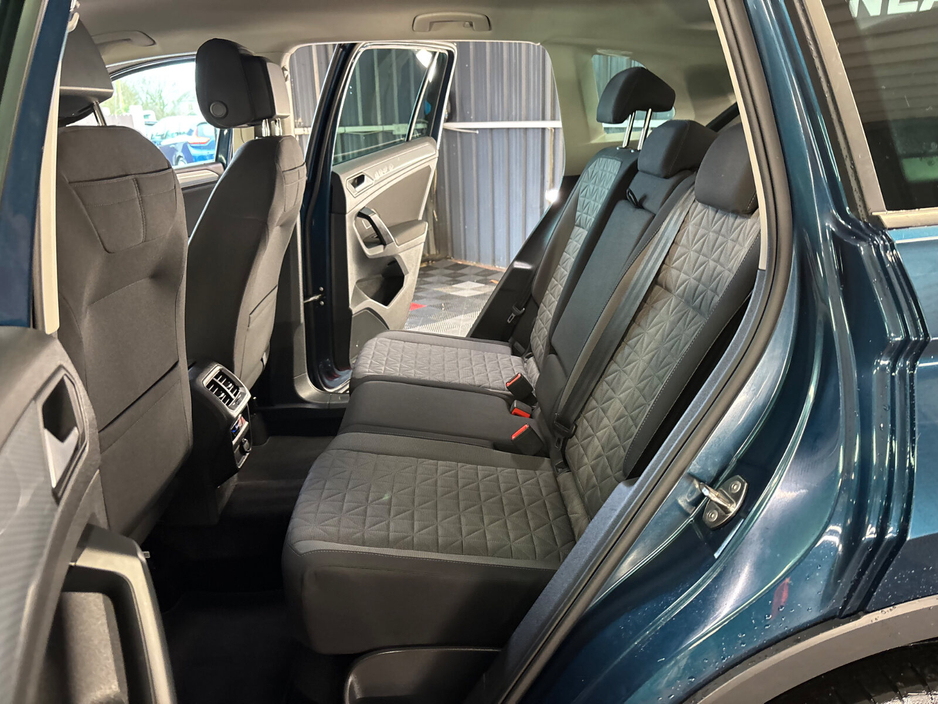 2022 Volkswagen Tiguan - image 14