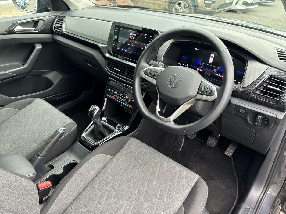2025 Volkswagen T-Cross - image 6