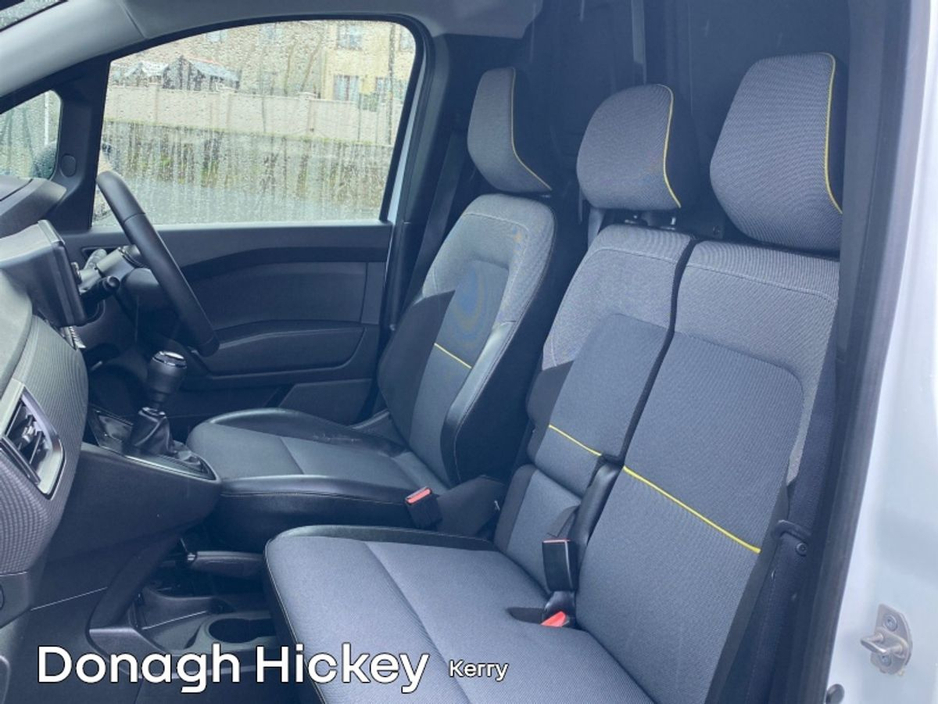 2023 Renault Kangoo KANGOO DCI 95 START €15,000