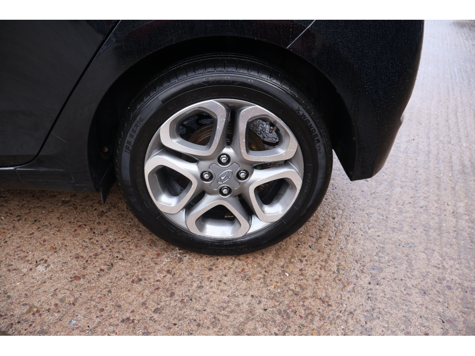 2017 Hyundai i20 Active Low Mileage €11,995