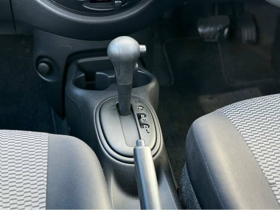 2017 Nissan Micra - image 38