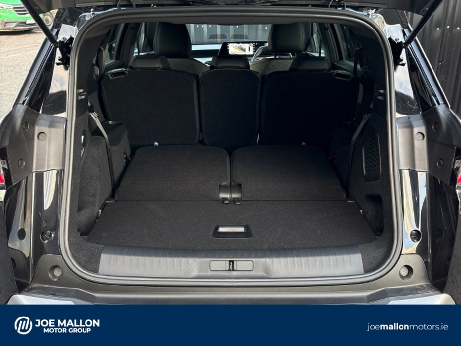 2026 Peugeot 5008 - image 13