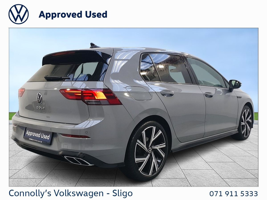 2022 Volkswagen Golf - image 3