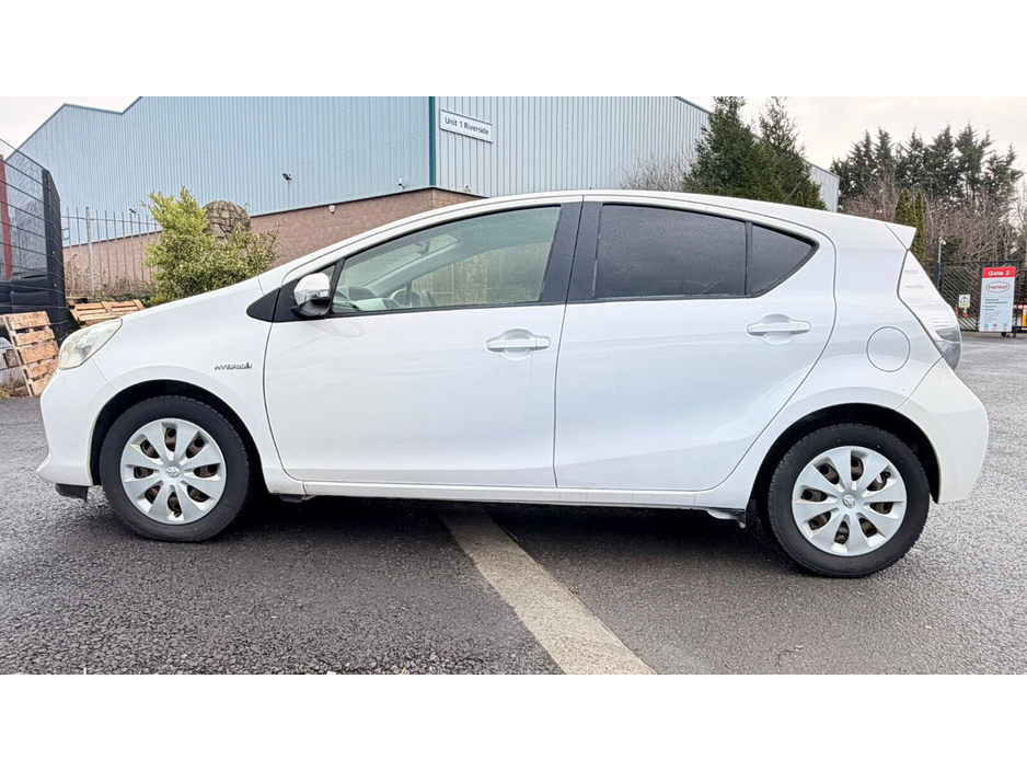 2012 Toyota Aqua  €8,000
