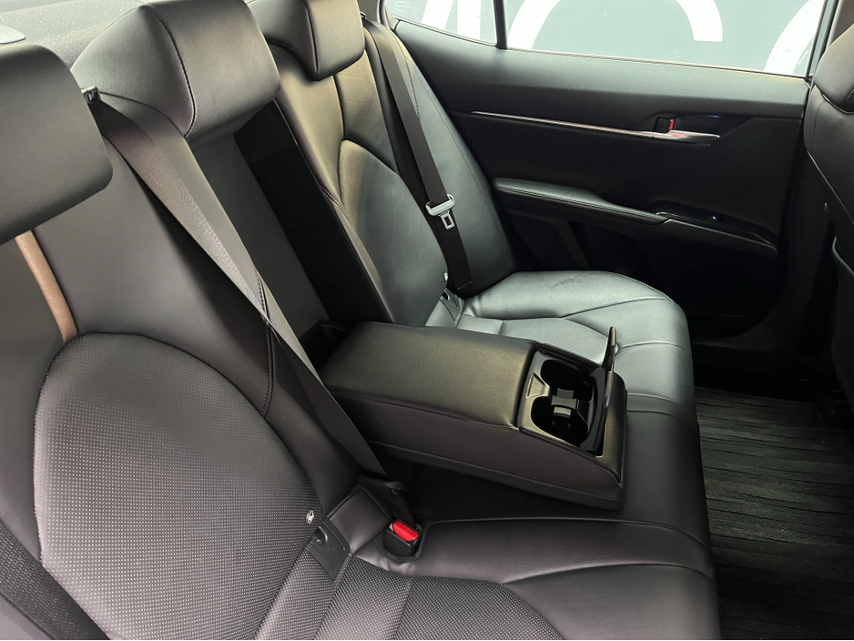 2019 Toyota Camry - image 15