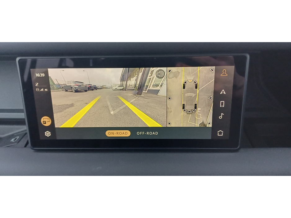 2024 Land Rover Defender - image 7