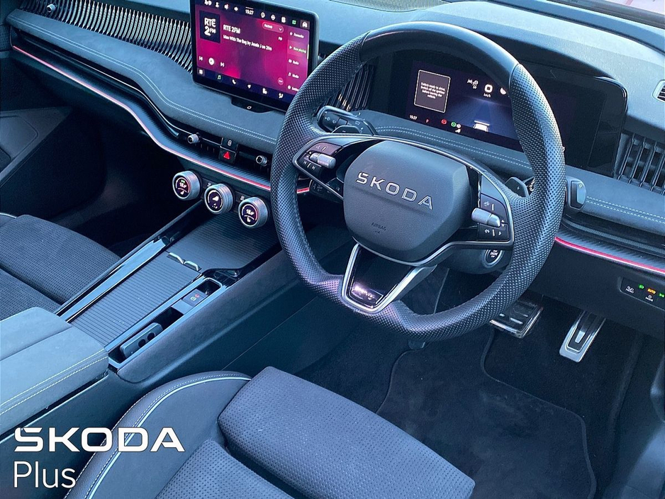 2025 Skoda Superb - image 8