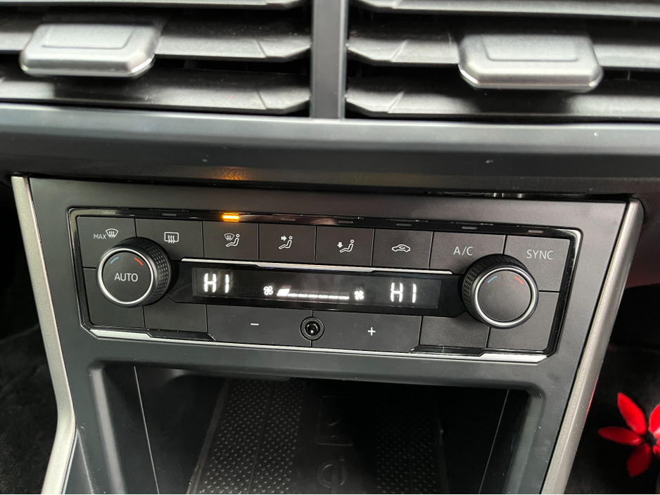 2020 Volkswagen Polo COMFORTLINE AUTOMATIC 1.0 PETROL //LOW MILES//REVERSE CAMERA//ADAPTIVE CRUISE CONTROL//WIRELESS PHONE CHARGING// €17,950