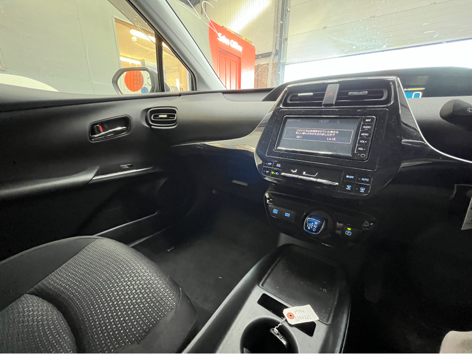 2022 Toyota Prius - image 16