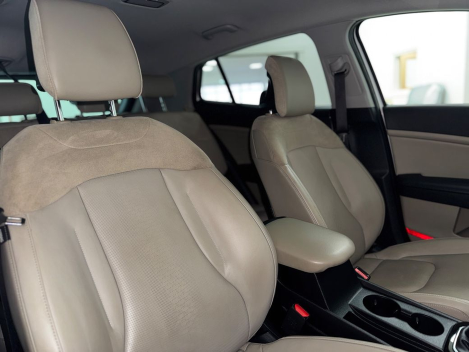 2023 Kia Sportage - image 7